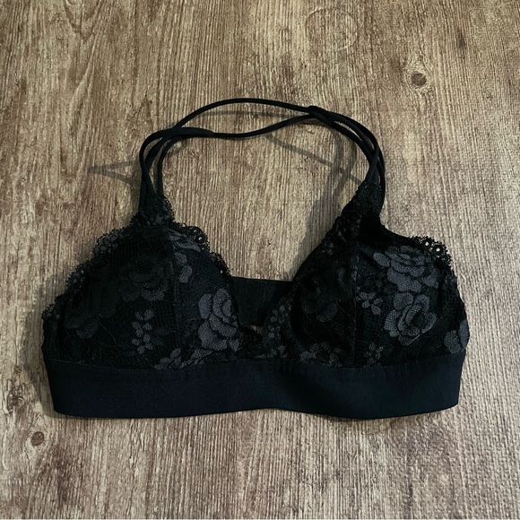 Out From Under Urban Outfitters Black Lace Strappy Bralette Size Medium - Picture 1 of 3